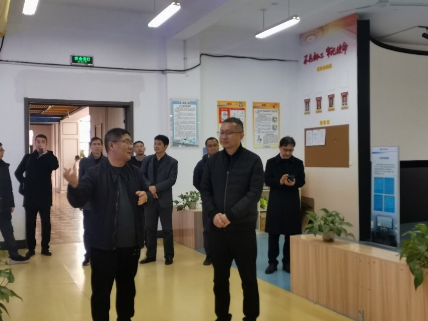 进一步深化“校校”在轨道交通高端装备