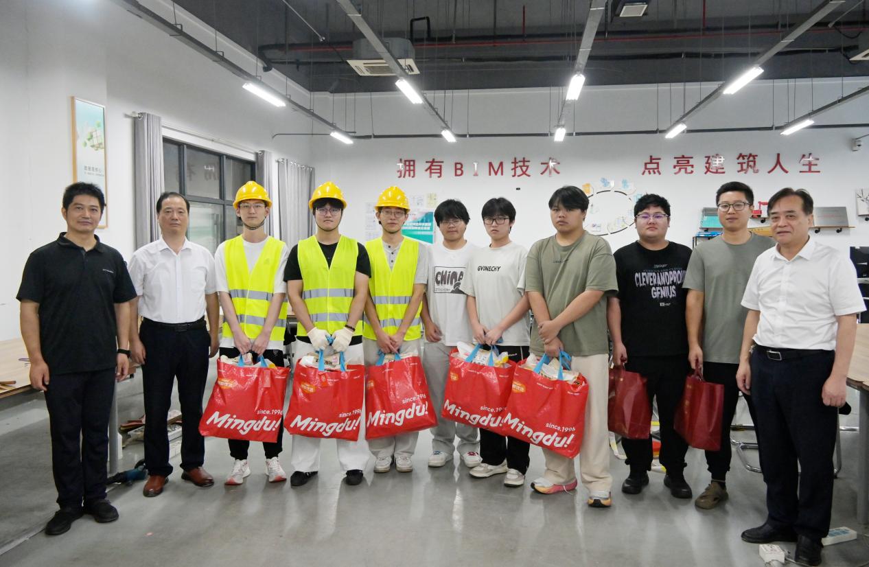 提振备赛师生精气神
